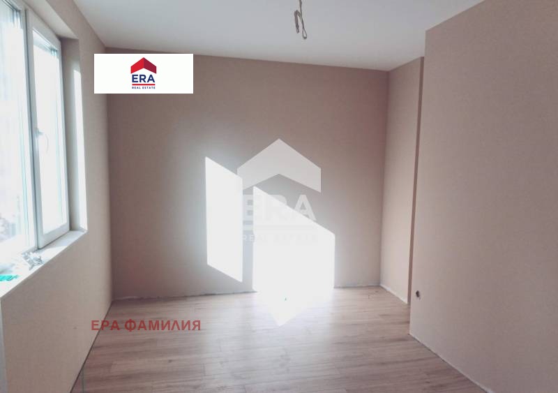 Продава 4-СТАЕН, гр. София, Илинден, снимка 2 - Апартаменти - 52558367