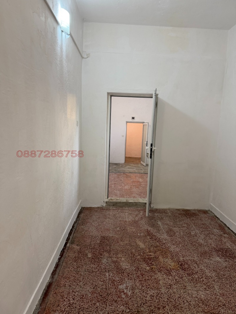 Продава СКЛАД, гр. Шумен, Тракия, снимка 5 - Складове - 52857414