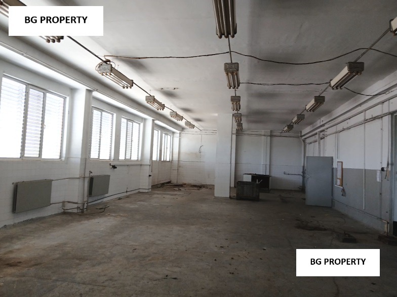 Продава  Пром. помещение област Пловдив , гр. Хисаря , 1725 кв.м | 80939372 - изображение [4]