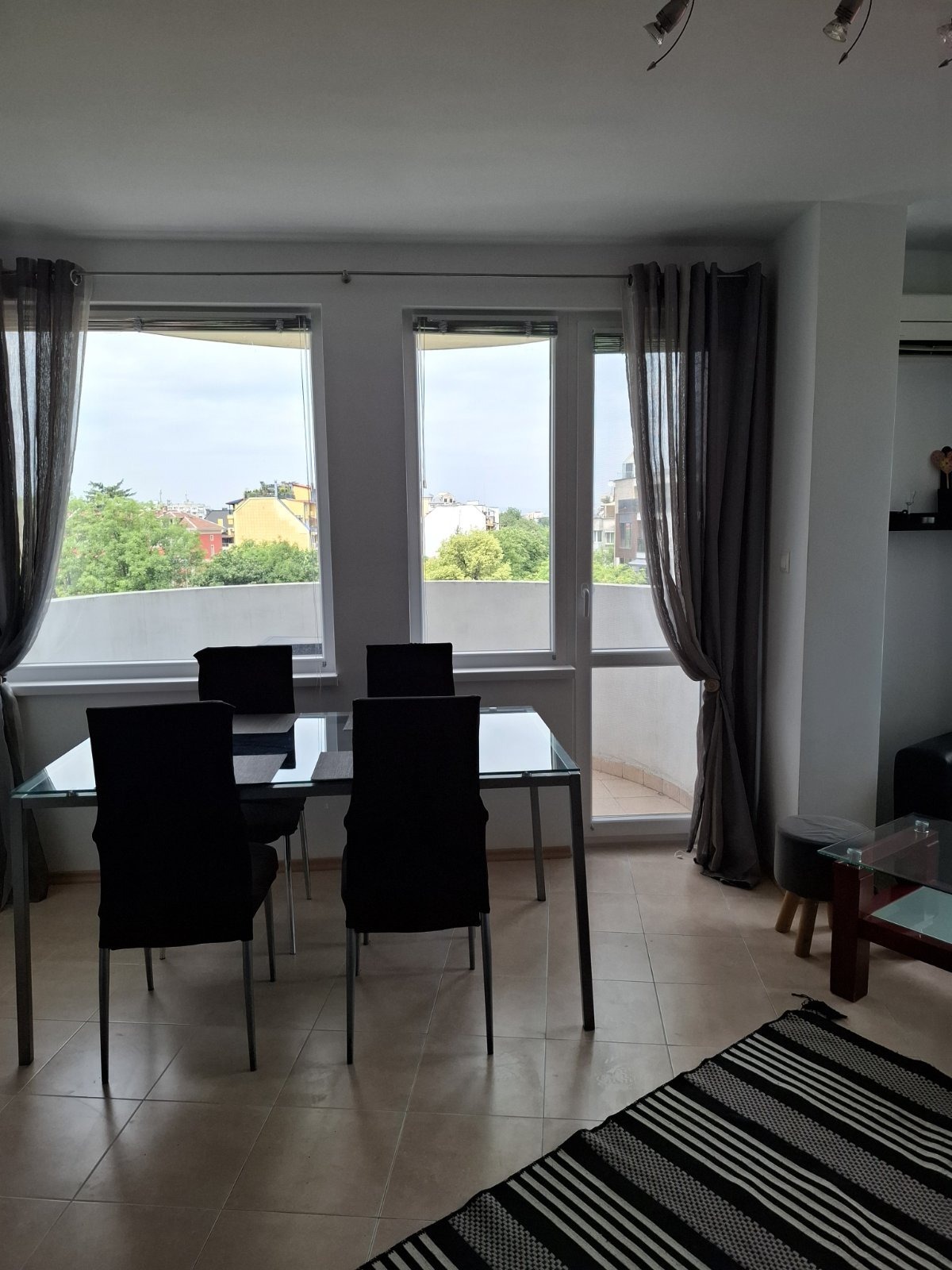 Продава 2-СТАЕН, гр. София, Триъгълника, снимка 2 - Апартаменти - 50654219