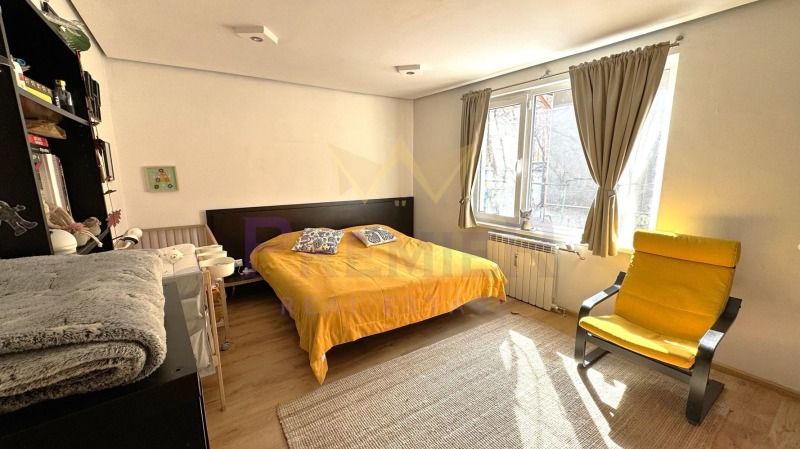 Продается  2 спальни София , Стрелбище , 105 кв.м | 33243261