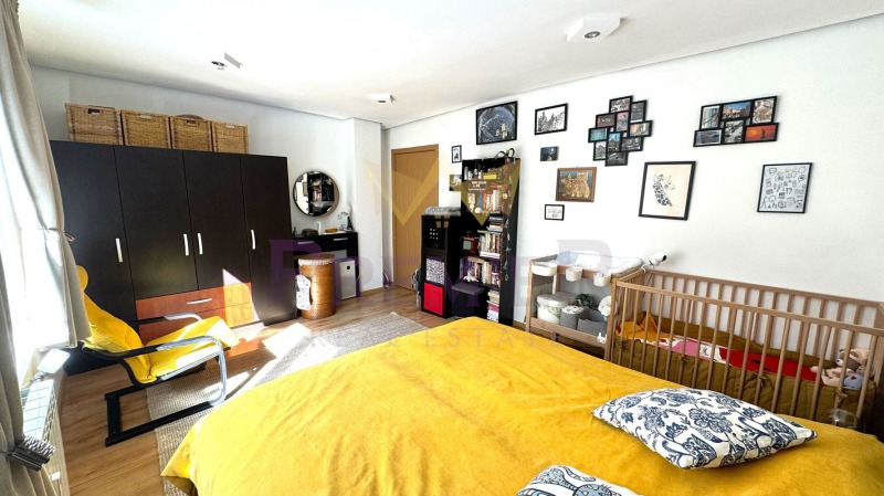 Продается  2 спальни София , Стрелбище , 105 кв.м | 33243261 - изображение [2]