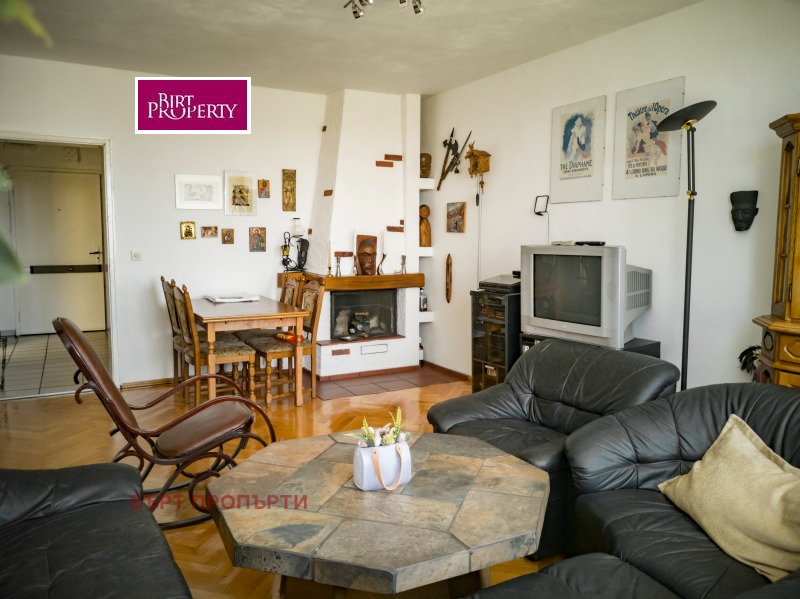 Продава  4-стаен, град София, Изток •  355 000 EUR • ID 40450469 — holmes.bg - [1] 