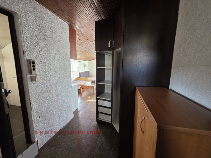 Продава АТЕЛИЕ, ТАВАН, гр. Благоевград, Идеален център, снимка 4 - Апартаменти - 52653362