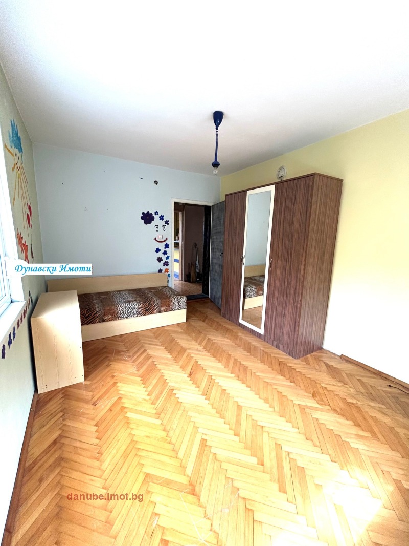 Продава ЕТАЖ ОТ КЪЩА, гр. Русе, Дружба 2, снимка 4 - Етаж от къща - 53524832