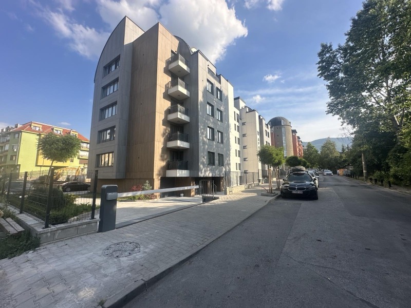 Продава  4-стаен град София , Борово , 170 кв.м | 92031797