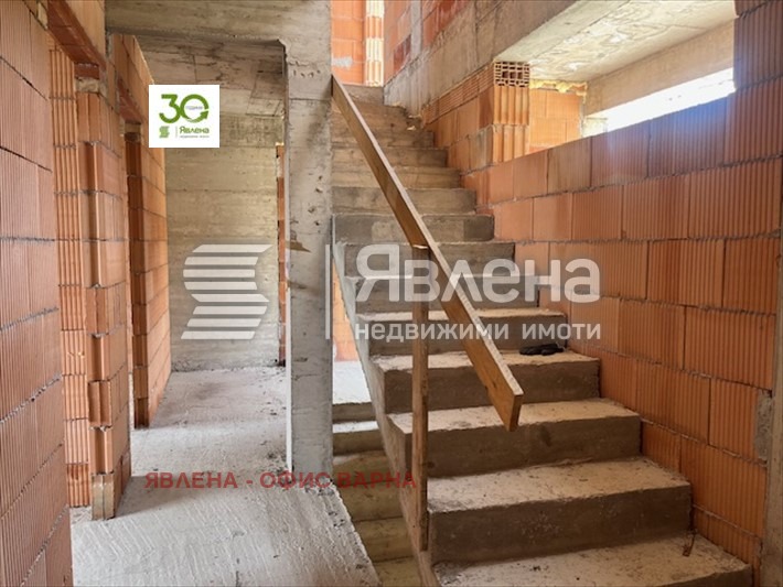 Till salu  Hus Varna , m-t Alen mak , 213 kvm | 70340408 - bild [9]