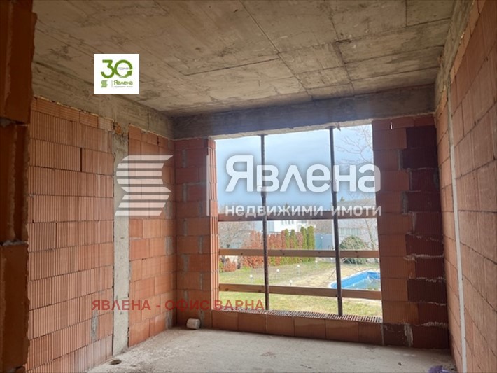 Till salu  Hus Varna , m-t Alen mak , 213 kvm | 70340408 - bild [3]