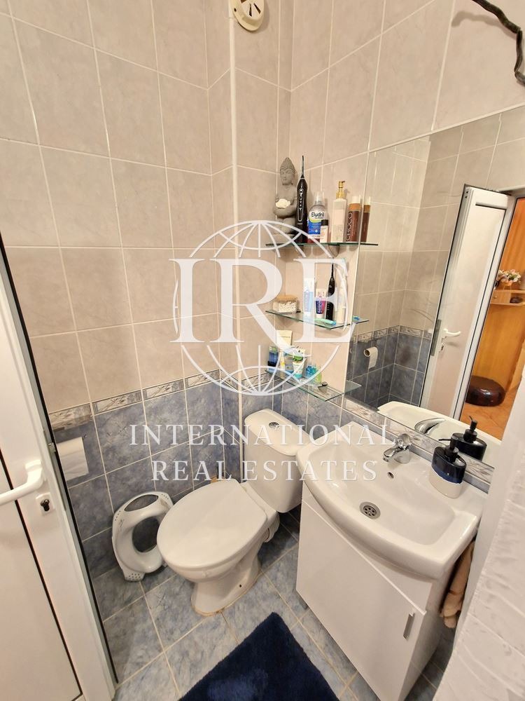 Продава МНОГОСТАЕН, гр. Добрич, Добротица - Варненска, снимка 16 - Апартаменти - 54301089