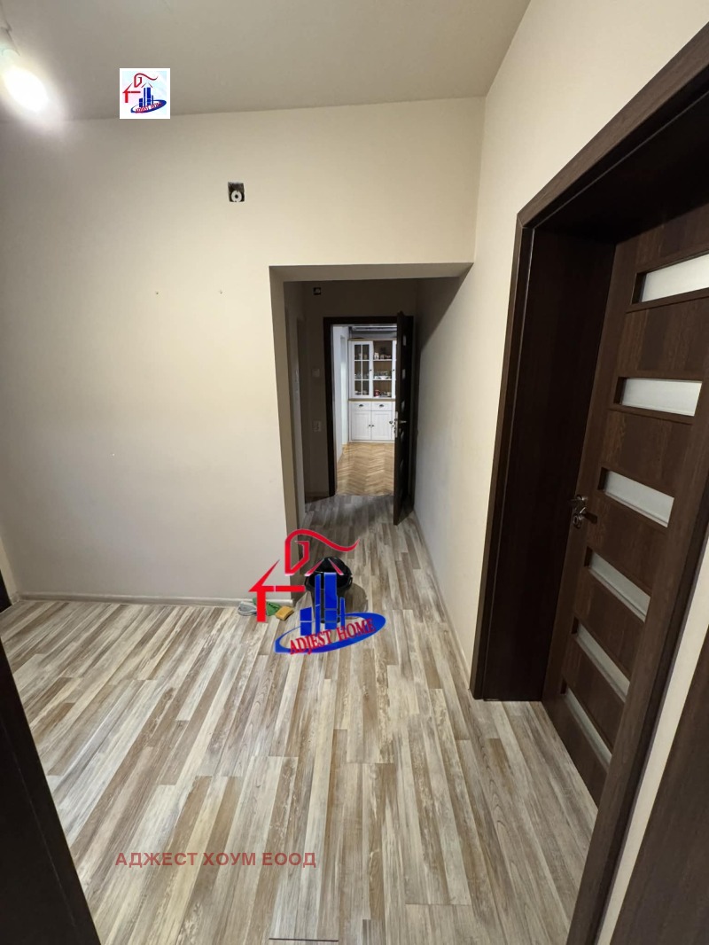 Продава ЕТАЖ ОТ КЪЩА, гр. Шумен, Център, снимка 9 - Етаж от къща - 52720455