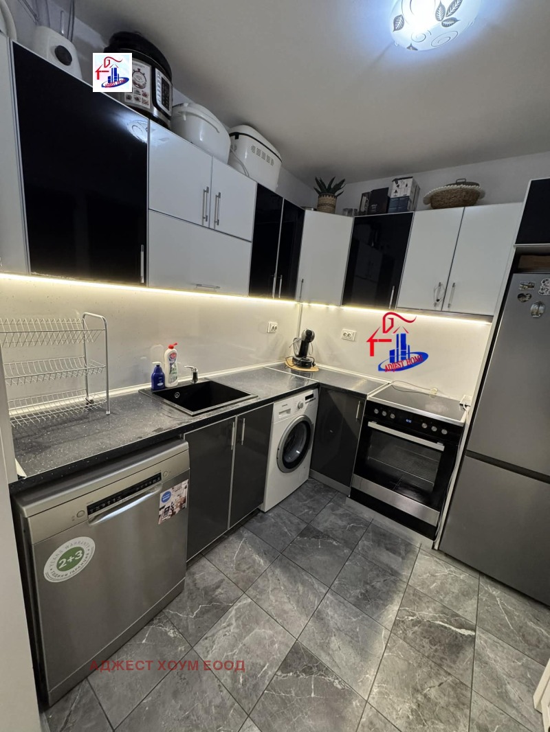 Продава ЕТАЖ ОТ КЪЩА, гр. Шумен, Център, снимка 6 - Етаж от къща - 52720455