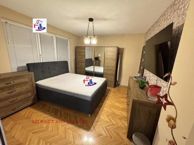 Продава ЕТАЖ ОТ КЪЩА, гр. Шумен, Център, снимка 2 - Етаж от къща - 52720455