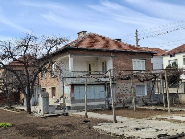 Продава  Къща, град Пловдив, Прослав •  445 000 EUR • ID 79783705 — holmes.bg - [1] 