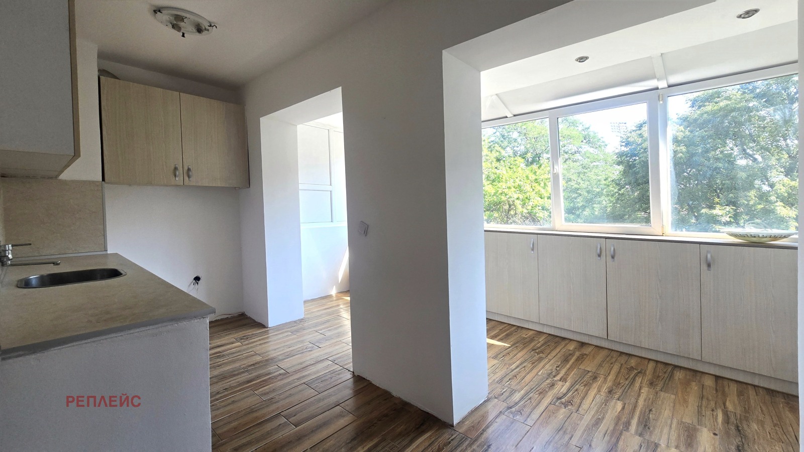 Продава 4-СТАЕН, гр. Варна, Стадион Спартак, снимка 3 - Апартаменти - 55703020