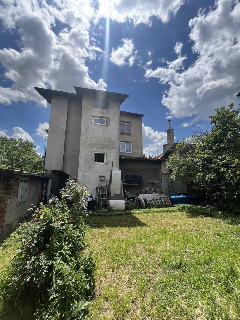 Продава КЪЩА в град София, Левски - 333 кв.м / 475 000 € » 929 019.25 лв., ИМОТИ ВАСИЛЕВ ТМ