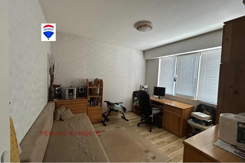Продава  2-стаен град Шумен , Гривица , 64 кв.м | 41108955 - изображение [8]