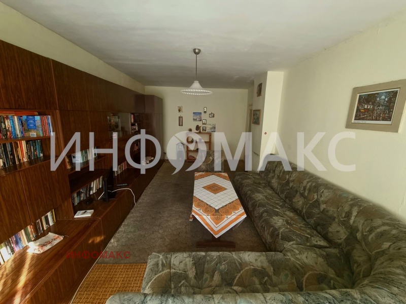 Продава 3-СТАЕН, гр. Бургас, Изгрев, снимка 1 - Aпартаменти - 48800423