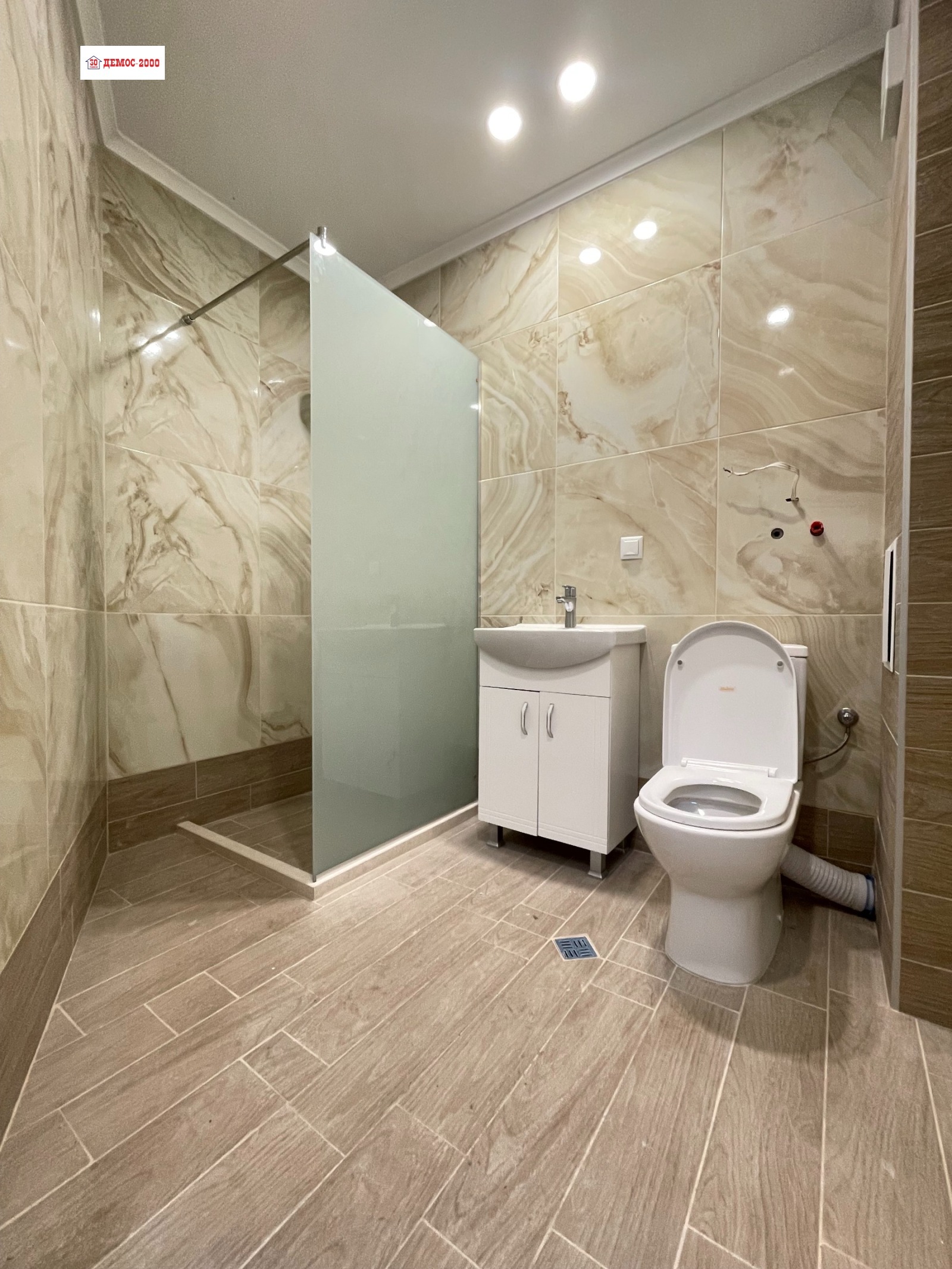 Продава 2-СТАЕН, гр. Варна, к.к. Св.Св. Константин и Елена, снимка 3 - Апартаменти - 53729543