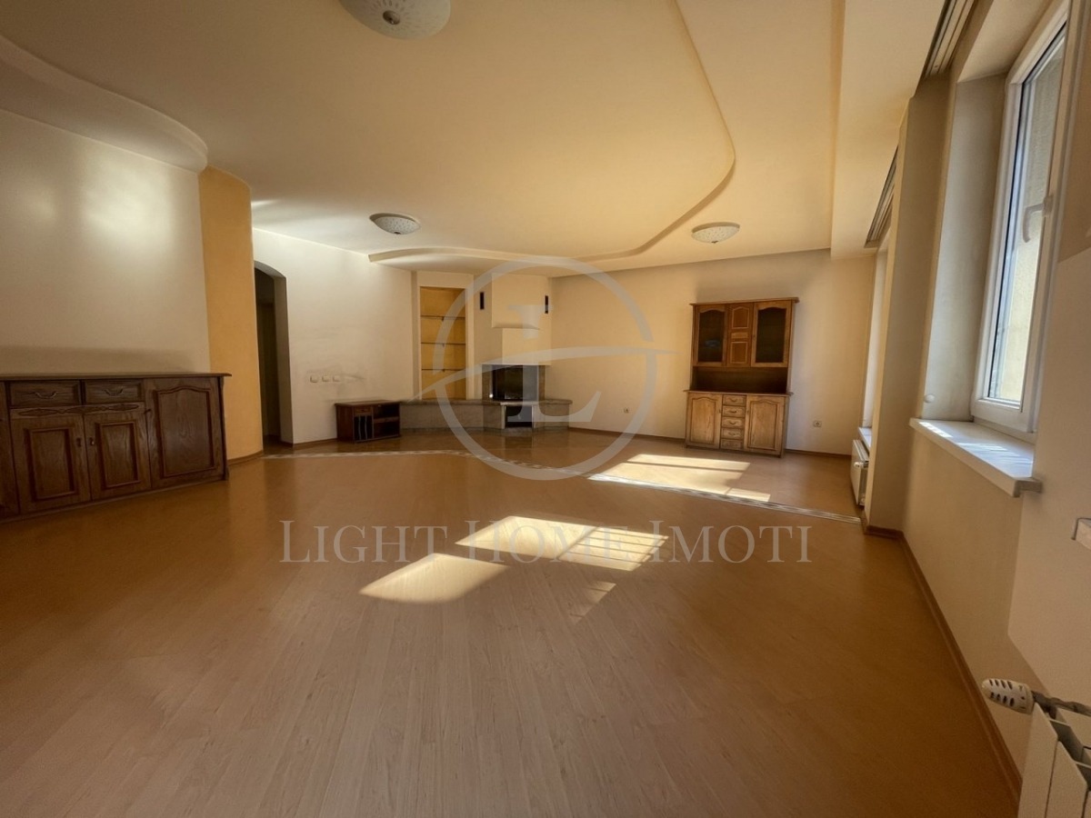 Продава КЪЩА, гр. Пловдив, Каменица 2, снимка 2 - Къщи - 51821341