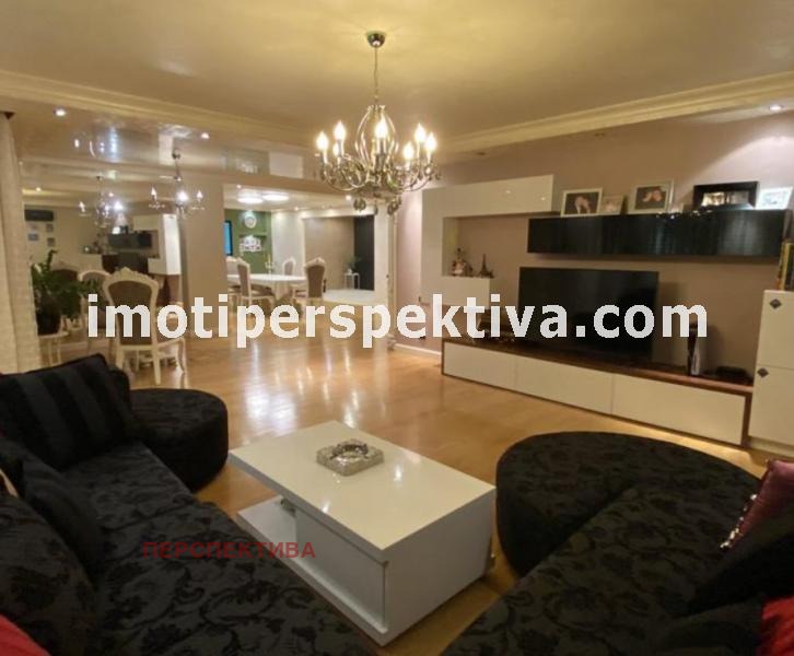 À venda  Mais de 3 quartos Plovdiv , Karchiiaka , 315 m² | 26733656 - imagem [2]