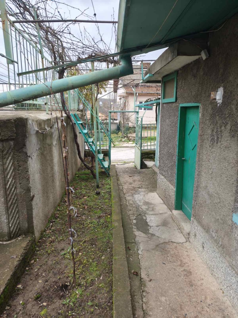 Продава КЪЩА, гр. Плевен, 9-ти квартал, снимка 7 - Къщи - 52772730