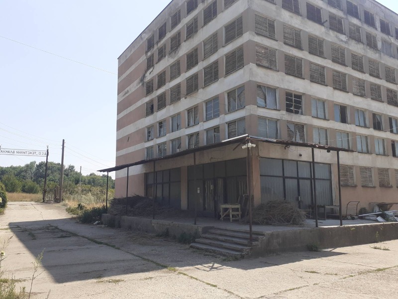 Продава  Пром. помещение област Враца , гр. Бяла Слатина , 4135 кв.м | 95682283 - изображение [4]