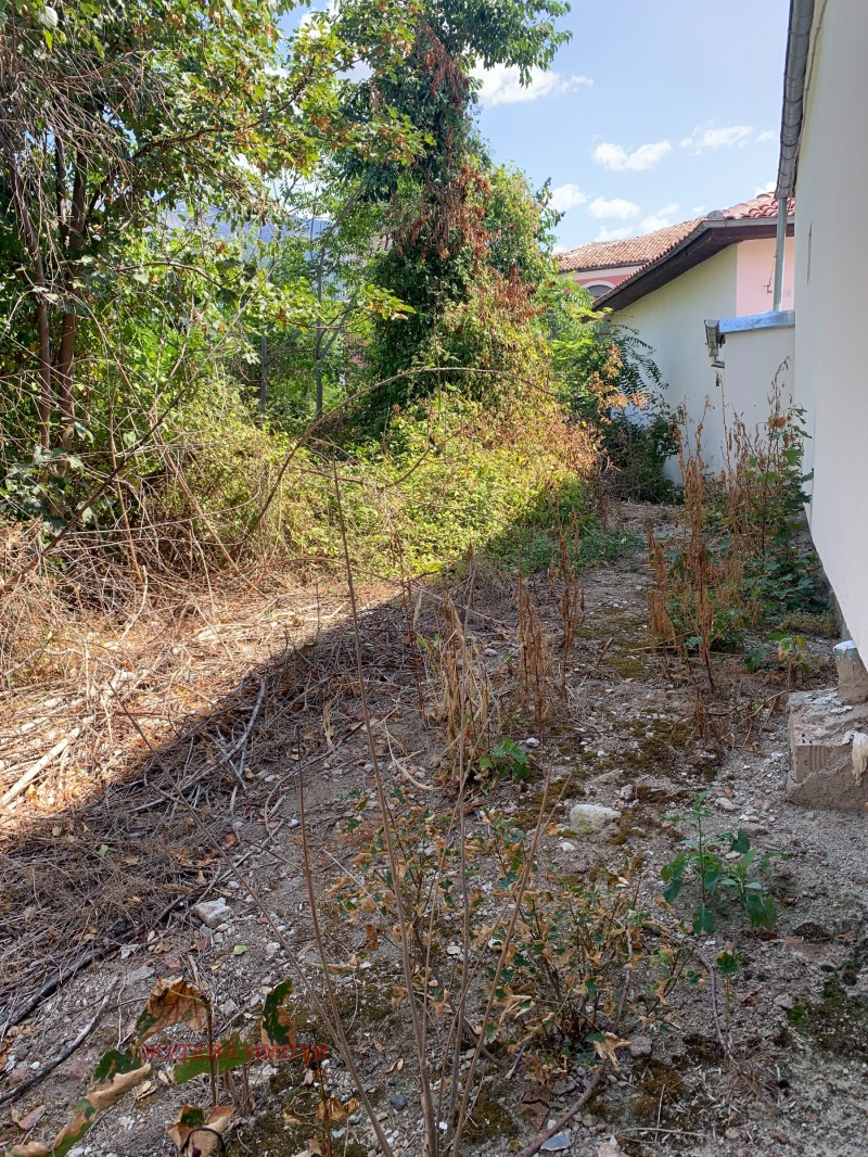 Продава ПАРЦЕЛ в област Пловдив, гр. Карлово - 410 кв.м / 111 000 € » 217 097.13 лв., ЖУТЕВА ИМОТИ