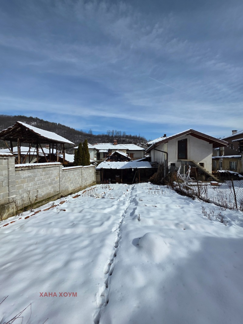 Продава КЪЩА, гр. Троян, област Ловеч, снимка 16 - Къщи - 53562259