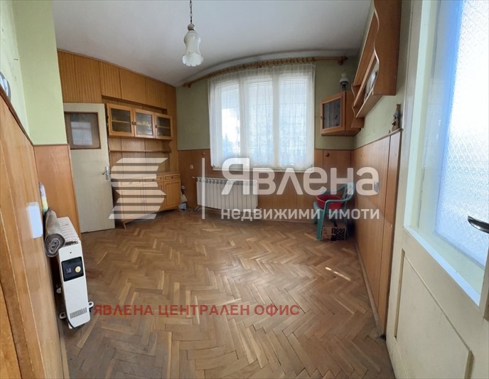 Продава ЕТАЖ ОТ КЪЩА, гр. Ботевград, област София област, снимка 9 - Етаж от къща - 53501326