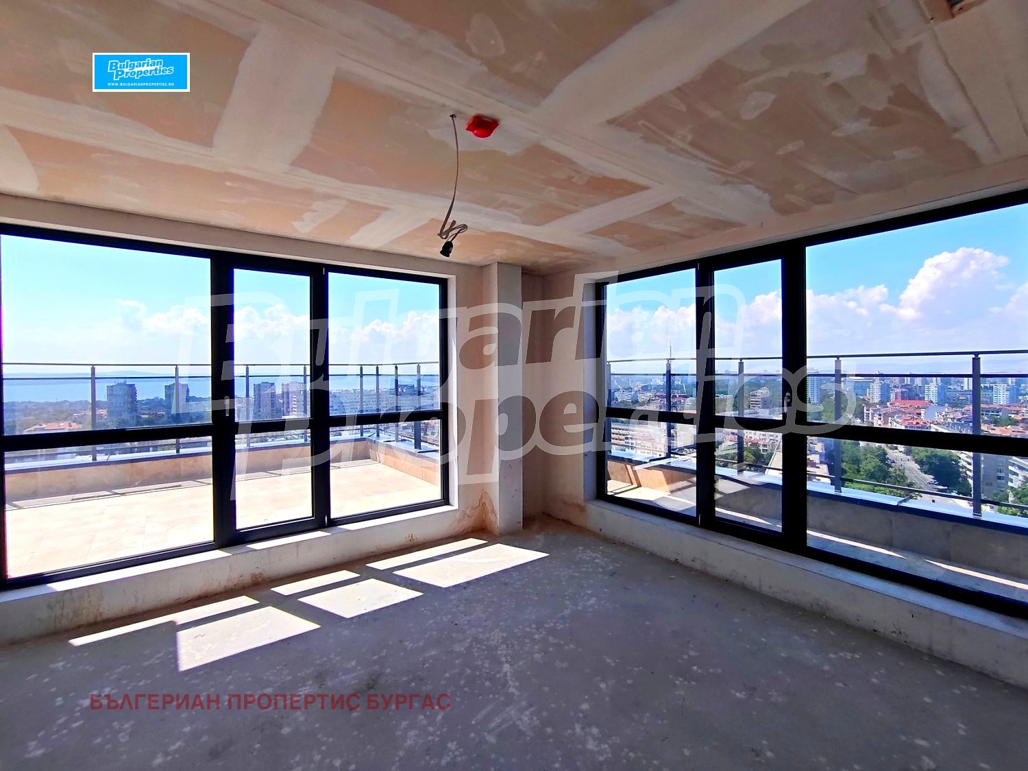 Продава 4-СТАЕН, гр. Бургас, Братя Миладинови, снимка 2 - Апартаменти - 56270393