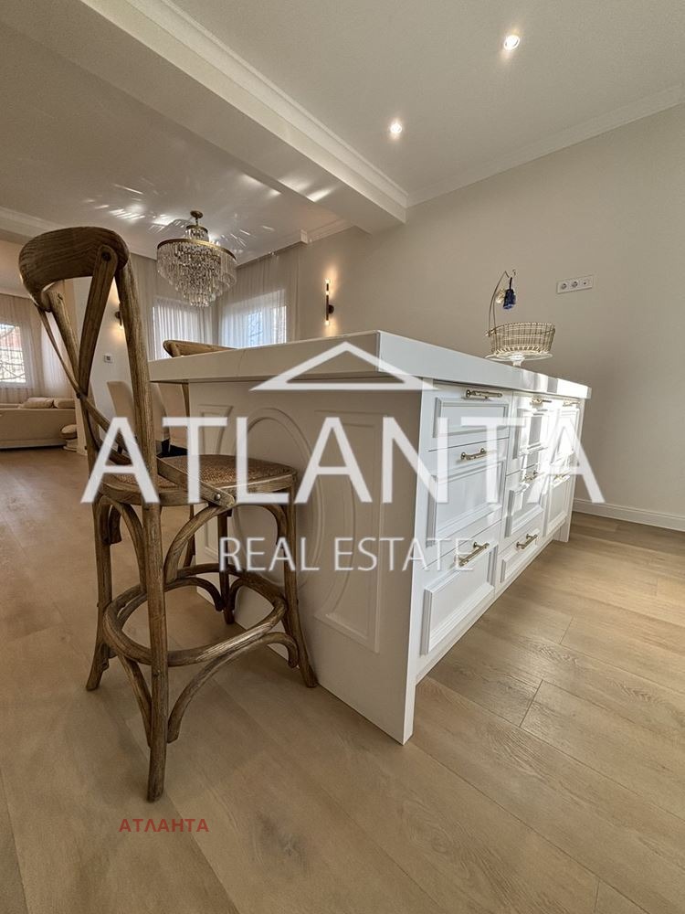Продава  Многостаен град Варна , Гръцка махала , 270 кв.м | 45480456 - изображение [4]