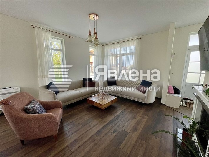 Zu verkaufen  Haus Warna , m-t Alen mak , 270 qm | 78594715