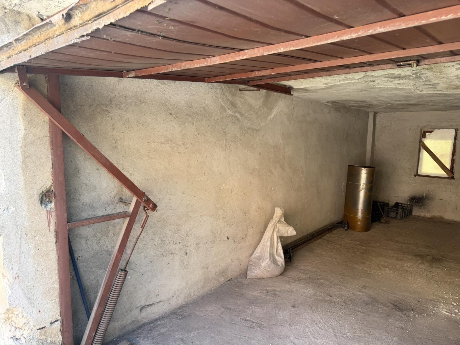 Продава ГАРАЖ, ПАРКОМЯСТО, гр. Враца, Река Лева, снимка 2 - Гаражи и паркоместа - 55511226
