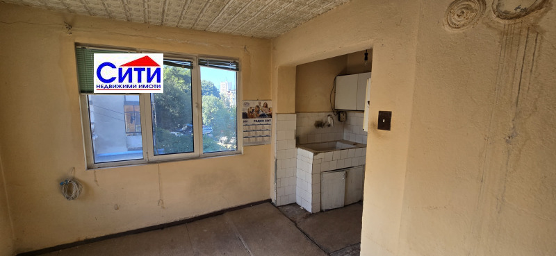 Продава  3-стаен град Пазарджик , Идеален център , 80 кв.м | 73900483