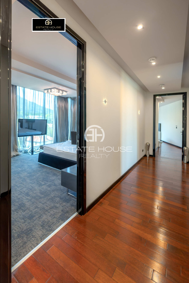 Продаја  3 спаваће собе Софија , Манастирски ливади , 241 м2 | 65475490 - слика [12]