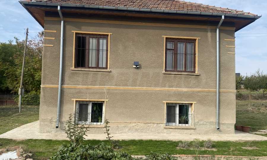 Продава КЪЩА, с. Ковачица, област Монтана, снимка 2 - Къщи - 56576755