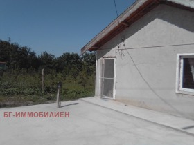 Продава къща област Добрич с. Драганово - [1] 