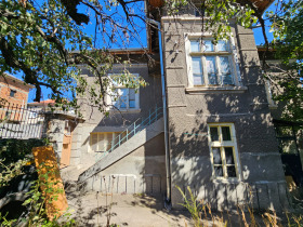КЪЩА, 70 m2