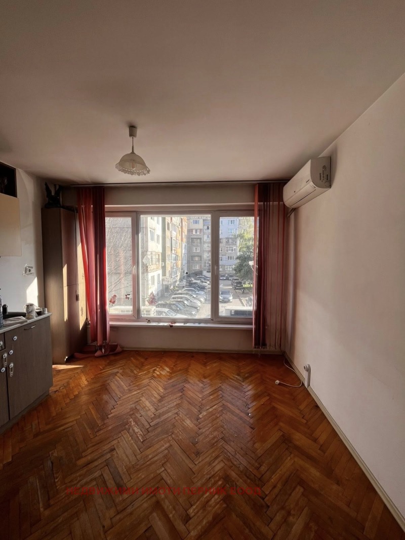 En venta  1 dormitorio Pernik , Iztok , 47 metros cuadrados | 28490235 - imagen [4]