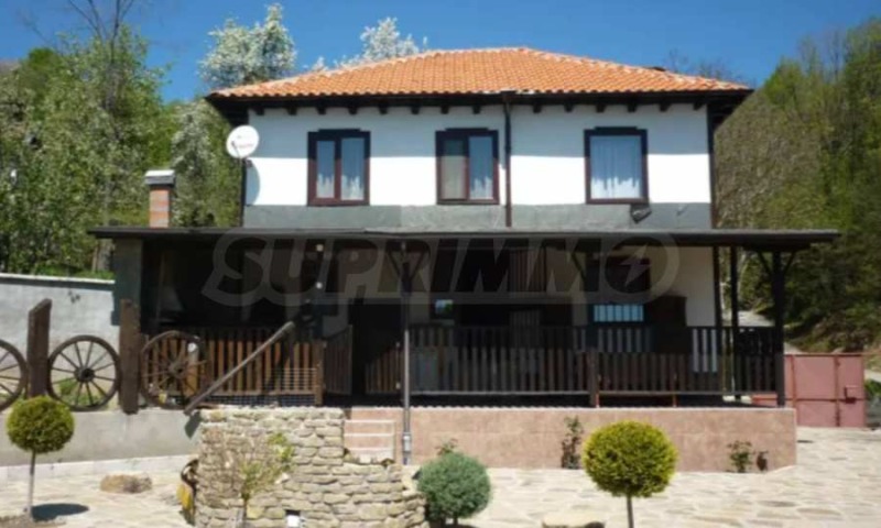 Продава КЪЩА, гр. Трявна, област Габрово