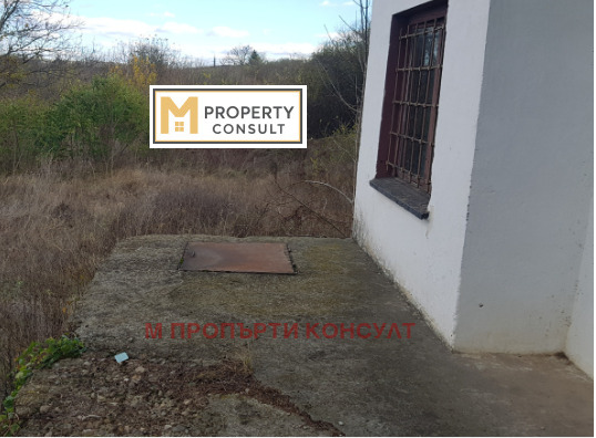 Продава ВИЛА, гр. Плевен, м-т Кожухарска чешма, снимка 2 - Вили - 52364727