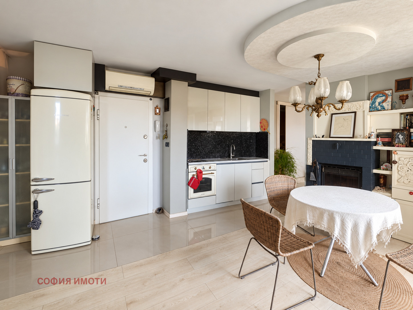 Продава 2-СТАЕН, гр. София, Център, снимка 6 - Апартаменти - 55910540