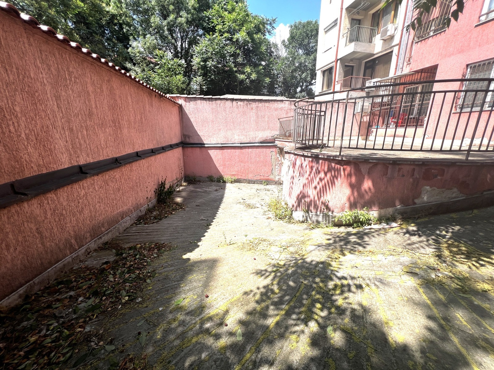 Продава ГАРАЖ, ПАРКОМЯСТО, гр. София, Оборище, снимка 2 - Гаражи и паркоместа - 53619796