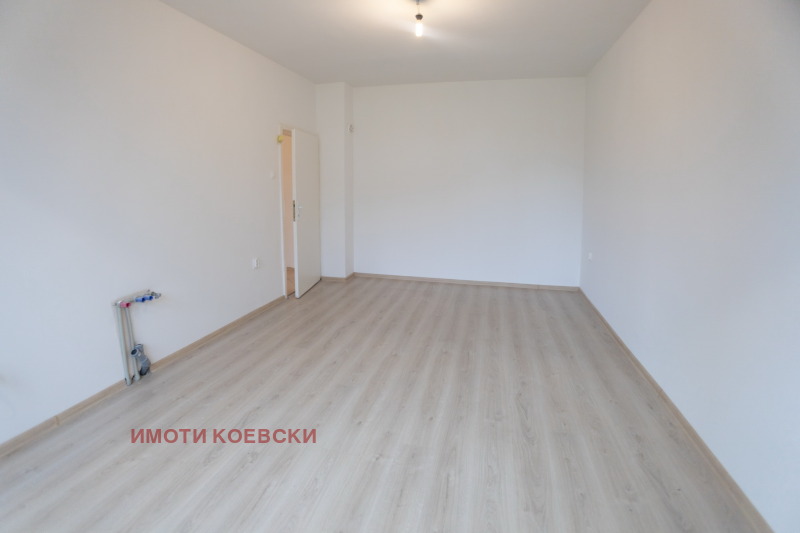 Продава 2-СТАЕН, гр. София, Толстой, снимка 4 - Aпартаменти - 48211640