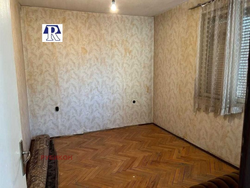 Продава 3-СТАЕН, гр. Пловдив, Център, снимка 3 - Aпартаменти - 49179273