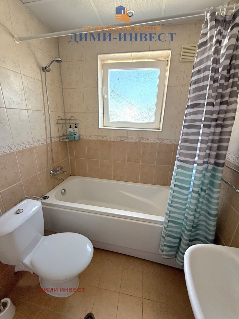 Продава КЪЩА, с. Топола, област Добрич, снимка 8 - Къщи - 52720875