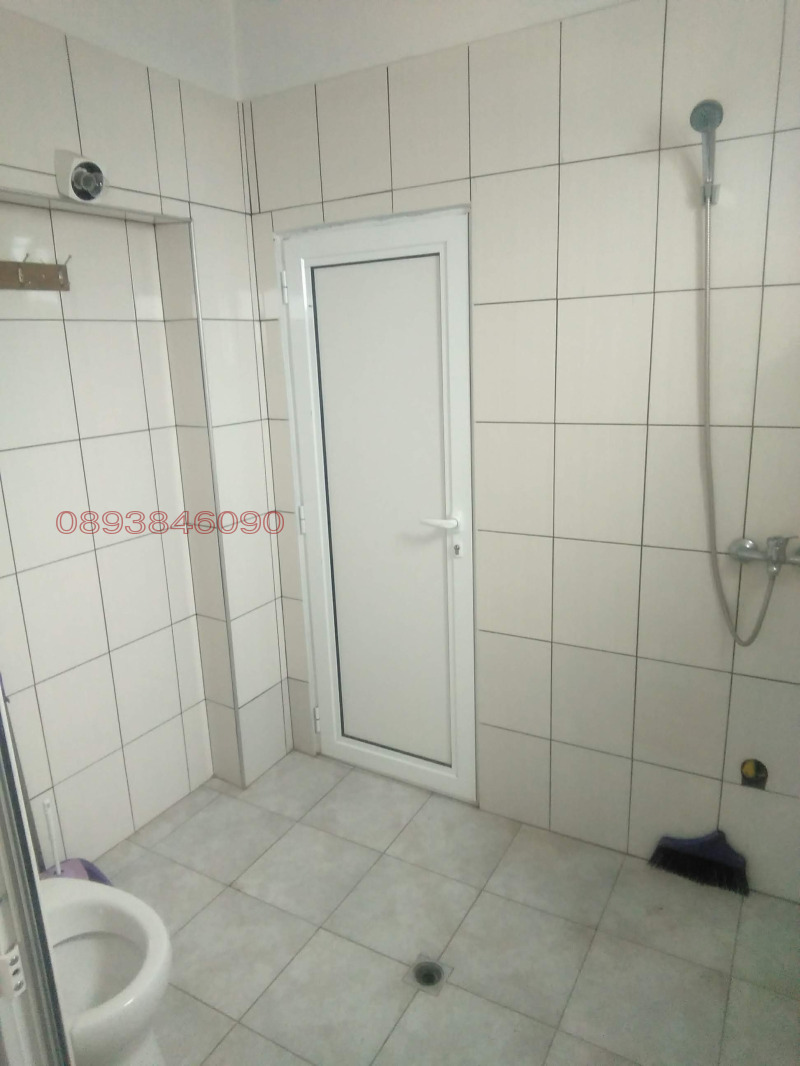 Продава ПРОМ. ПОМЕЩЕНИЕ, с. Крепча, област Търговище, снимка 14 - Производствени сгради - 52781408