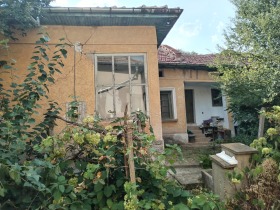 Продажба на имоти в с. Комарево, област Плевен - изображение 1 