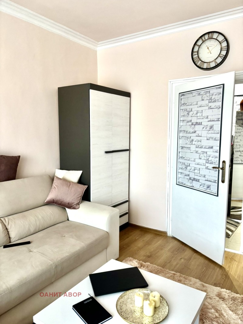 Продава 4-СТАЕН, гр. София, Гео Милев, снимка 2 - Апартаменти - 52420203