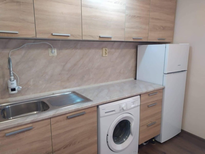 Продава АТЕЛИЕ, ТАВАН, гр. Плевен, Дружба 3, снимка 2 - Апартаменти - 52401519